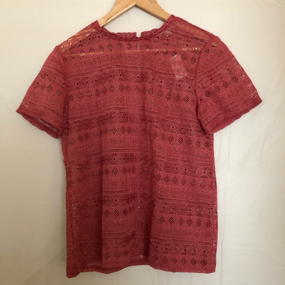 Beautiful coral/pink LOFT shirt.